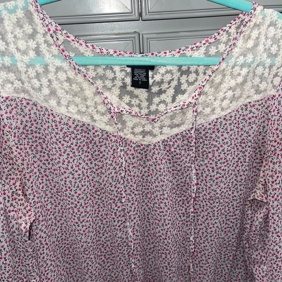 Torrid plus size sheer Ditsy floral print blouse size 2X - Picture 3 of 7